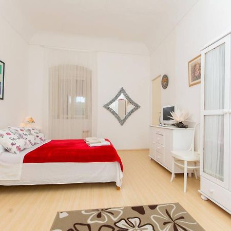Stella City Center Accommodation Dubrovnik Bagian luar foto