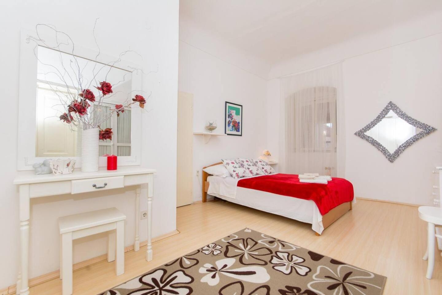 Stella City Center Accommodation Dubrovnik Bagian luar foto