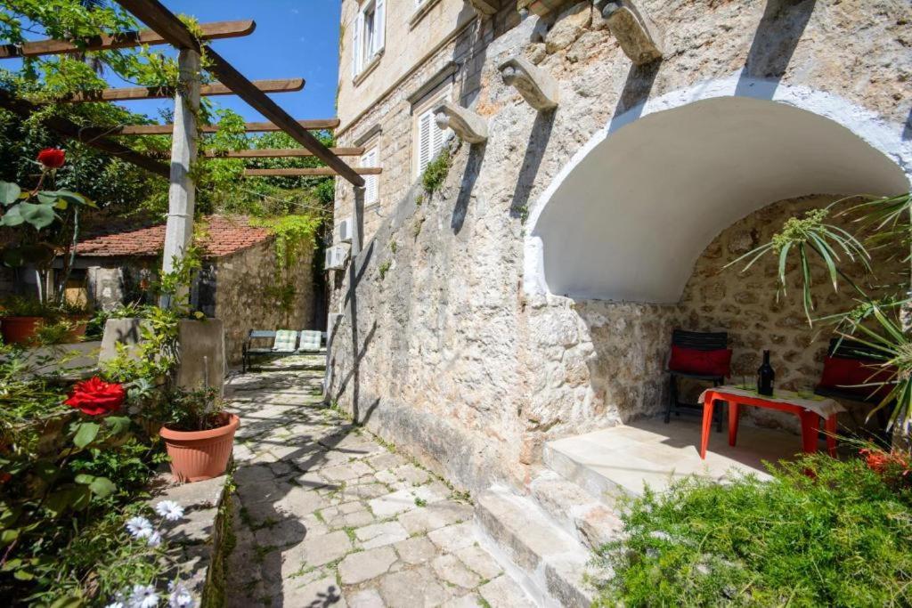 Stella City Center Accommodation Dubrovnik Bagian luar foto